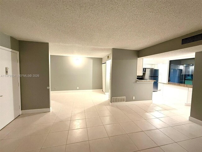 5220 Las Verdes Cir in Delray Beach, FL - Building Photo - Building Photo