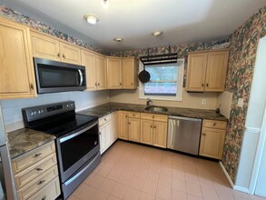 63 S 6th St in Locust Valley, NY - Foto de edificio - Building Photo