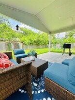 12218 Hillcroft St in Houston, TX - Building Photo