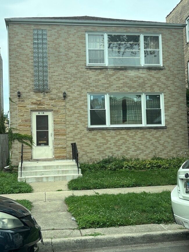 property at 6214 N Francisco Ave
