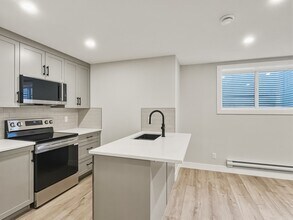 2618-26128 28 Ave SW in Calgary, AB - Building Photo - Building Photo