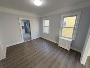 61 James St in Franklin Square, NY - Building Photo - Building Photo