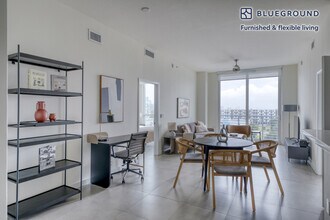 729 NW 2nd St, Unit FL8-ID42 in Miami, FL - Building Photo - Building Photo