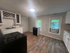 10 Cayton St in Morgantown, WV - Building Photo - Building Photo