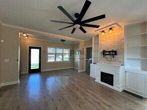 511 W Goldsborough St in Crown Point, IN - Building Photo - Building Photo