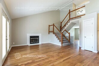 19891 E Dartmouth Ave in Aurora, CO - Foto de edificio - Building Photo