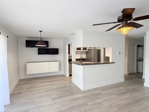 11409 8th St N in St. Petersburg, FL - Building Photo - Building Photo