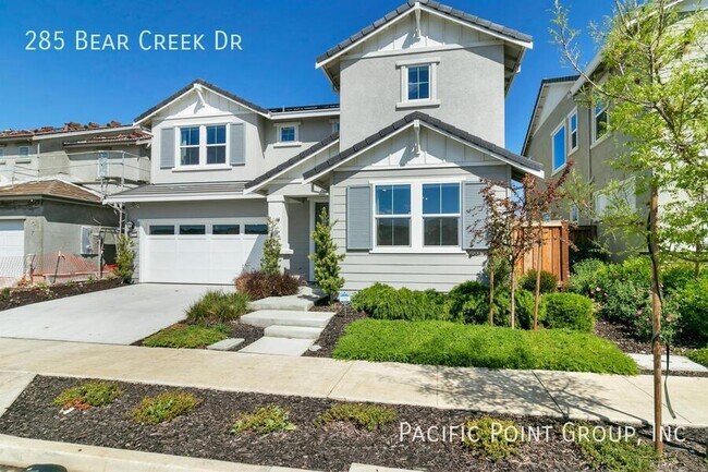 285 Bear Creek Dr in Brentwood, CA - Foto de edificio - Building Photo