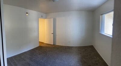 7741 Newman Ave, Unit # C in Huntington Beach, CA - Foto de edificio - Building Photo