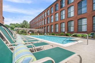 Lofts at the Mills in Manchester, CT - Foto de edificio - Building Photo