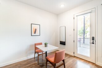 49 Navasota St in Austin, TX - Building Photo - Building Photo