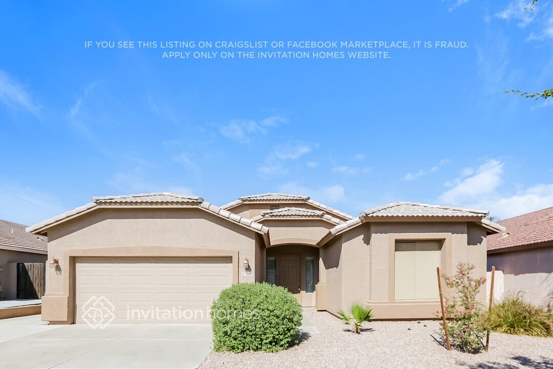 7120 S 24th Ln in Phoenix, AZ - Foto de edificio
