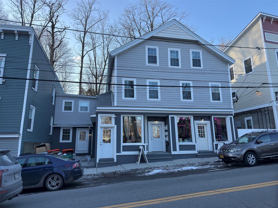 2693 W Main St in Wappingers Falls, NY - Building Photo