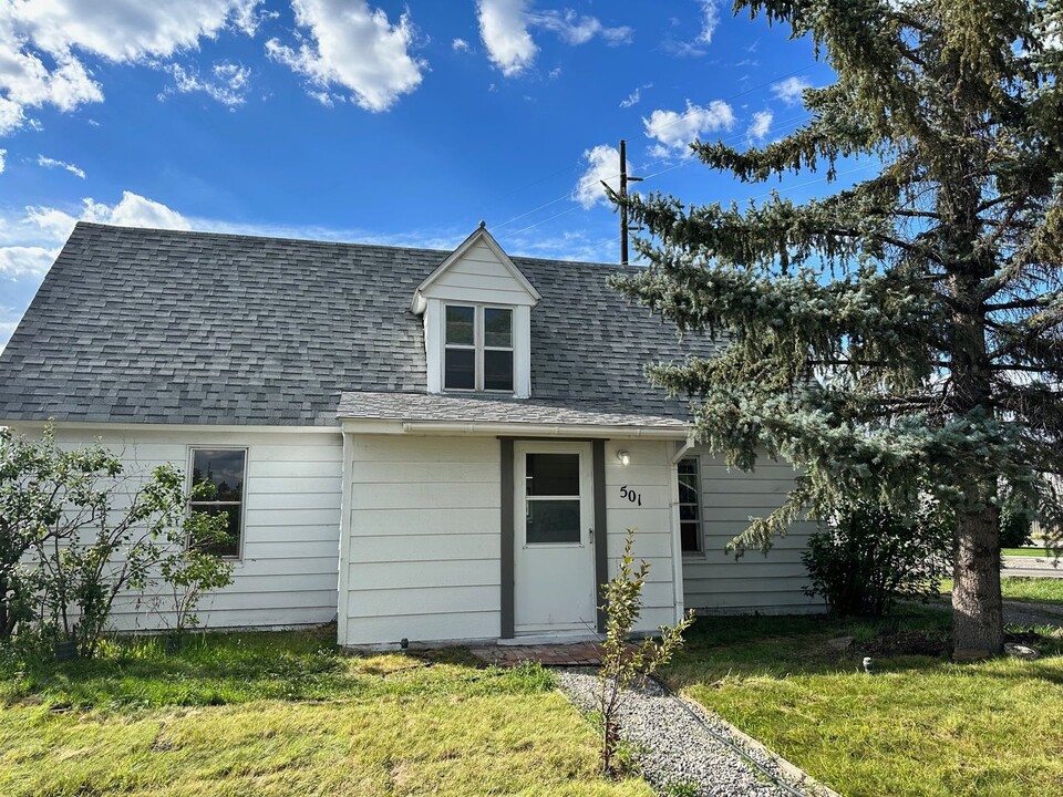 501 Oregon St in Belgrade, MT - Building Photo