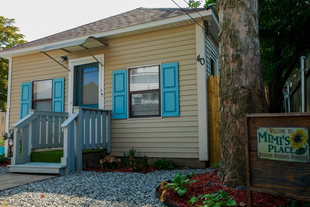 40 Fulton St in Warwick, RI - Building Photo