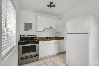 1600 Center St, Unit B17 in Jupiter, FL - Foto de edificio - Building Photo