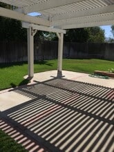 1835 Ridgewood Dr in Camarillo, CA - Building Photo - Building Photo