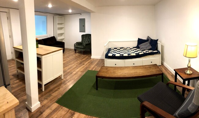 2415 E 12th St, Unit Downstairs in The Dalles, OR - Building Photo - Building Photo