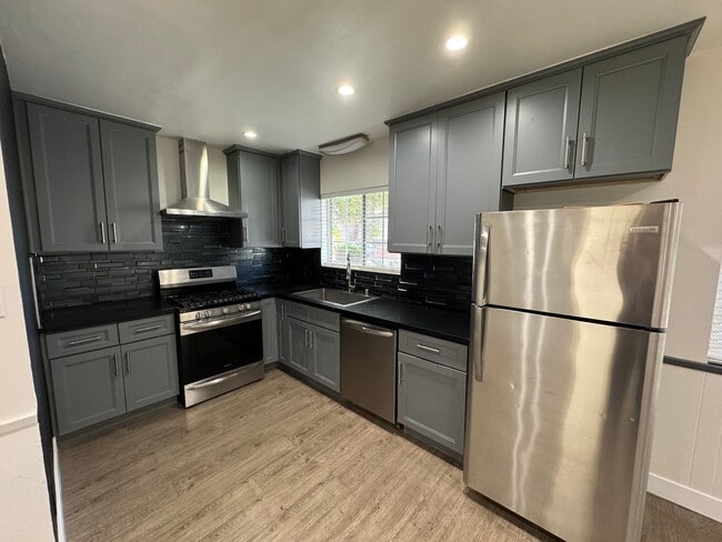 136th 4359 Apartments