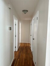 55 Hickory Rd in Port Washington, NY - Building Photo - Building Photo