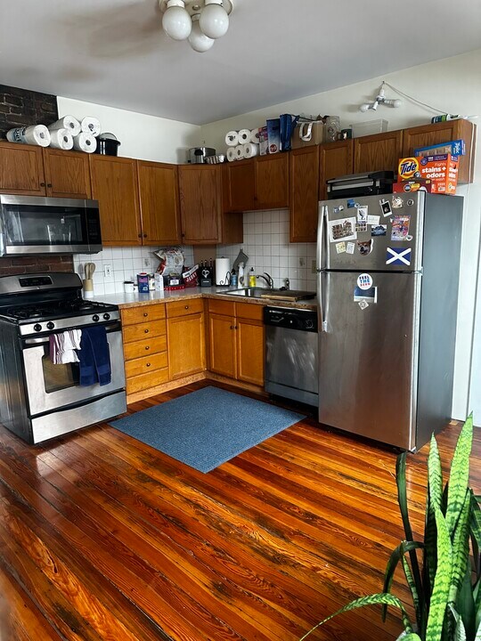 74 Gore St, Unit 3 in Cambridge, MA - Foto de edificio