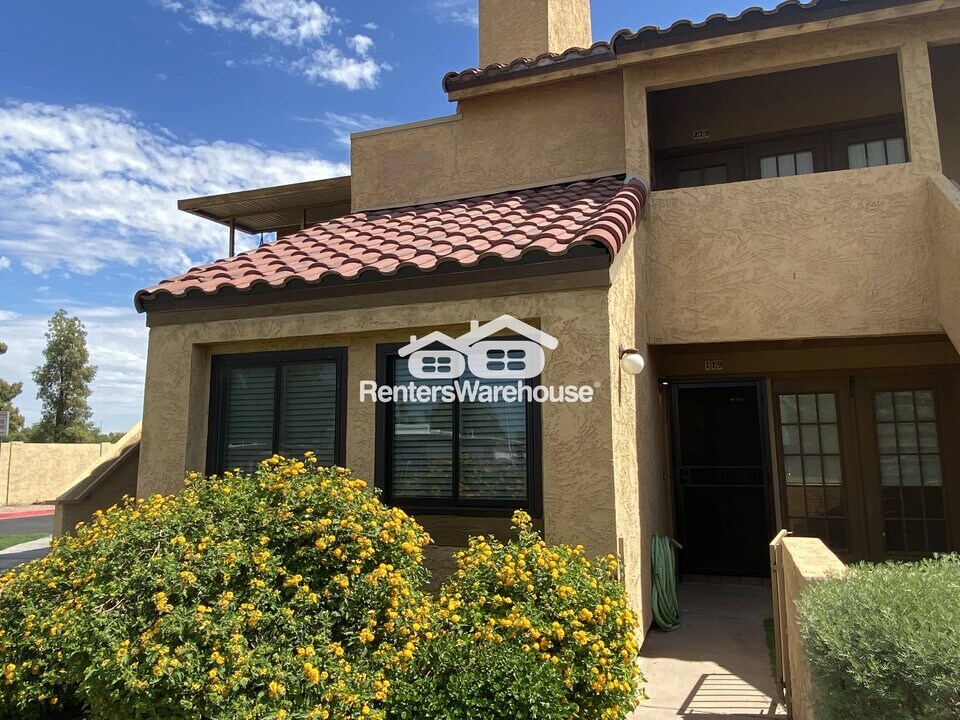 4901 S Calle Los Cerros Dr in Tempe, AZ - Building Photo