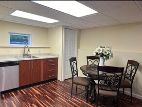 15 Shore Dr in Salem, NH - Foto de edificio - Building Photo