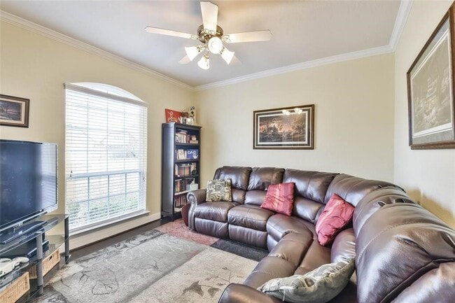 property at 1236 Laurel Lp