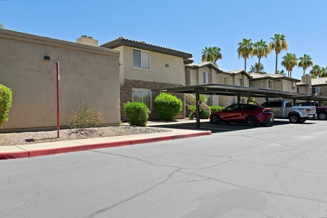7009 E Acoma Dr, Unit 2131 in Scottsdale, AZ - Foto de edificio - Building Photo