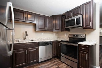 The Residences at River Hill in Hooksett, NH - Foto de edificio - Building Photo