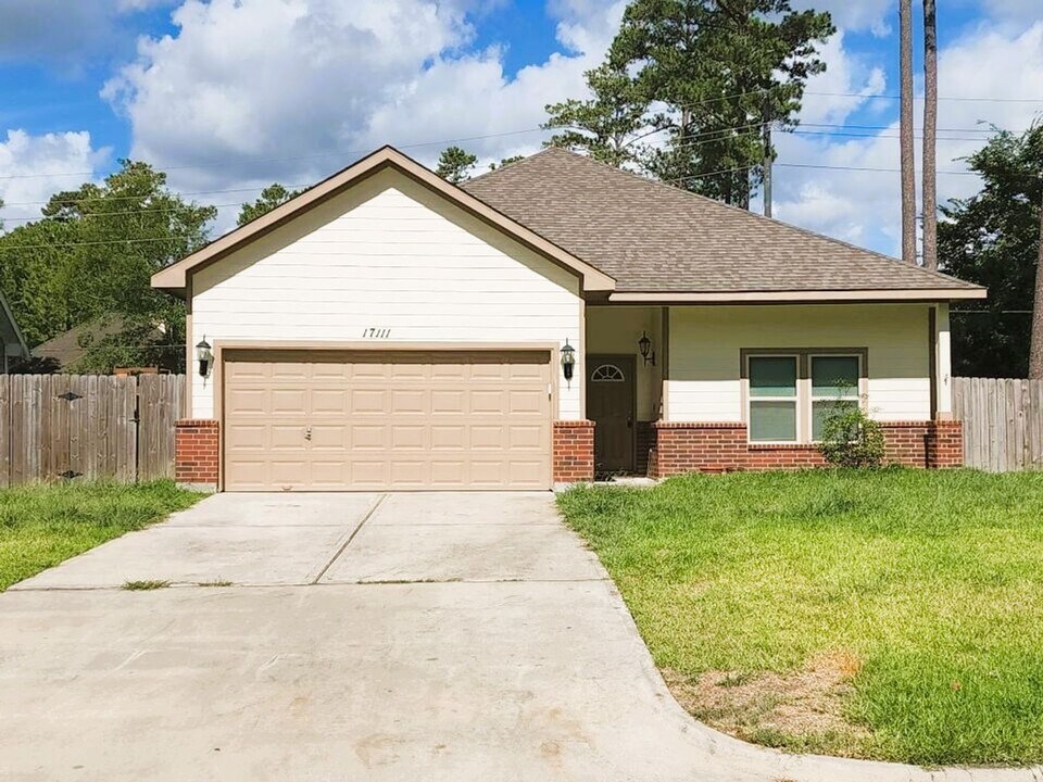 17111 Morning Star Ave in Crosby, TX - Building Photo
