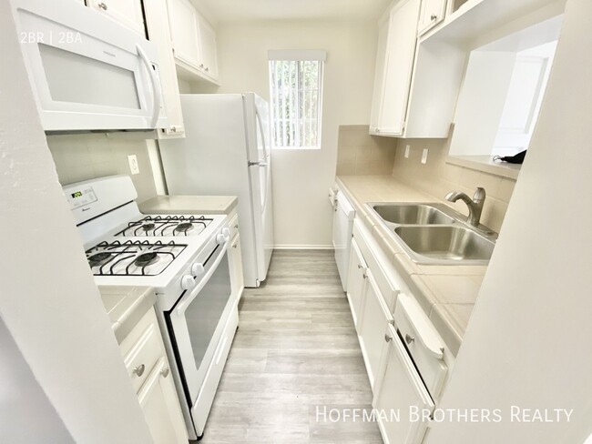 3619 Cardiff Ave, Unit 104 in Los Angeles, CA - Foto de edificio - Building Photo