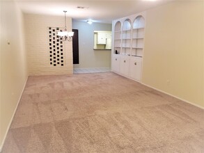 13008 Trail Hollow Dr in Houston, TX - Building Photo - Building Photo