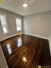 507 Green St, Unit room in Cambridge, MA - Foto de edificio - Building Photo