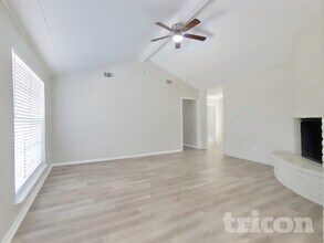 6511 Grey Oaks Dr in Houston, TX - Building Photo - Building Photo