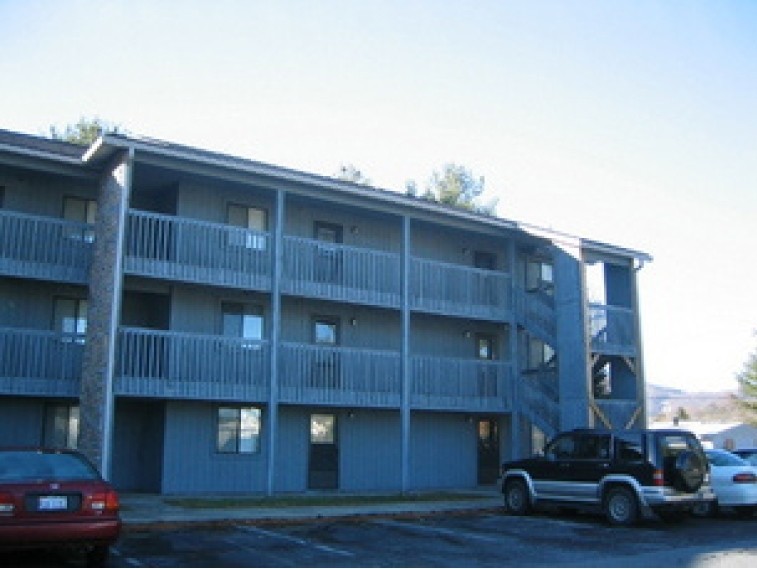 College Place Condominiums in Boone, NC - Building Photo