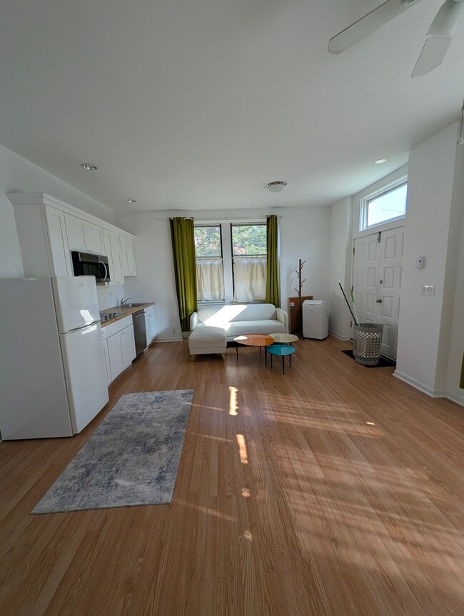 436 13th St NE in Washington, DC - Foto de edificio - Building Photo