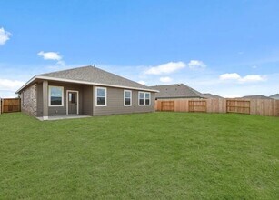 291 Ice Shr Trl in Mont Belvieu, TX - Building Photo - Building Photo