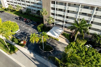 Kings Point Imperial Condo in Sunny Isles Beach, FL - Foto de edificio - Building Photo