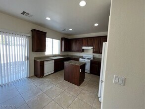1712 Newquay Commons Ave in North Las Vegas, NV - Building Photo - Building Photo