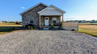 106 Breanna Blvd in Portland, TN - Building Photo