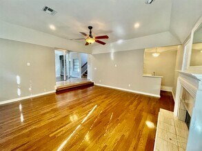 6208 Lost Horizon Dr in Austin, TX - Building Photo - Building Photo