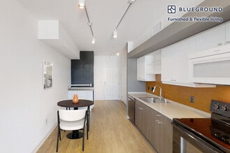 5200 Iron Horse Pkwy in Dublin, CA - Foto de edificio - Building Photo