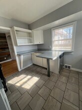 3323 Dean Dr in Louisville, KY - Building Photo - Building Photo