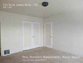 214 Blue Lakes Blvd in Twin Falls, ID - Building Photo - Building Photo