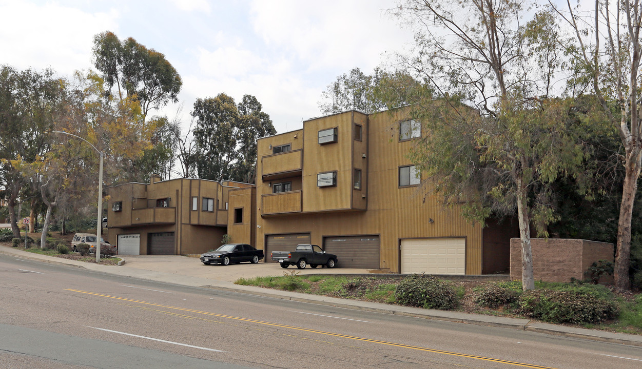 80 3rd Ave in Chula Vista, CA - Building Photo