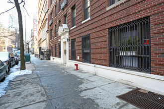 302 W 87th St in New York, NY - Building Photo - Building Photo