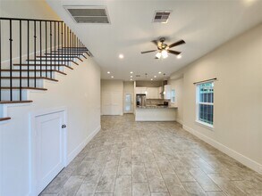 2202 Lynnfield St in Houston, TX - Foto de edificio - Building Photo