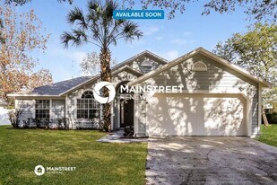 3007 E Beaumont Ln in Eustis, FL - Building Photo