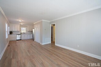 312 W Park St in Cary, NC - Building Photo - Building Photo